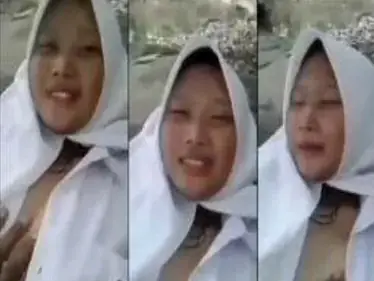 Ngewe Gadis SMA di Batu Sungai Jembut Lebat Becek Banjir